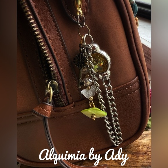 Bag charms necklace Key Holder with Chain Accent green mother of pearl - Picture 3 of 3